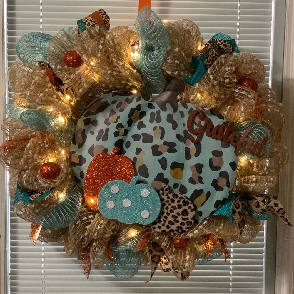 NEW HANDMADE FALL AUTUMN HALLOWEEN PUMPKIN WREATH WITH BATTERY POWERED LIGHTS